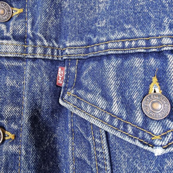 Levis Vintage Jean Jacket USA 1980s Acid Washed Denim Trucker Red Tab Distressed - Picture 3 of 16
